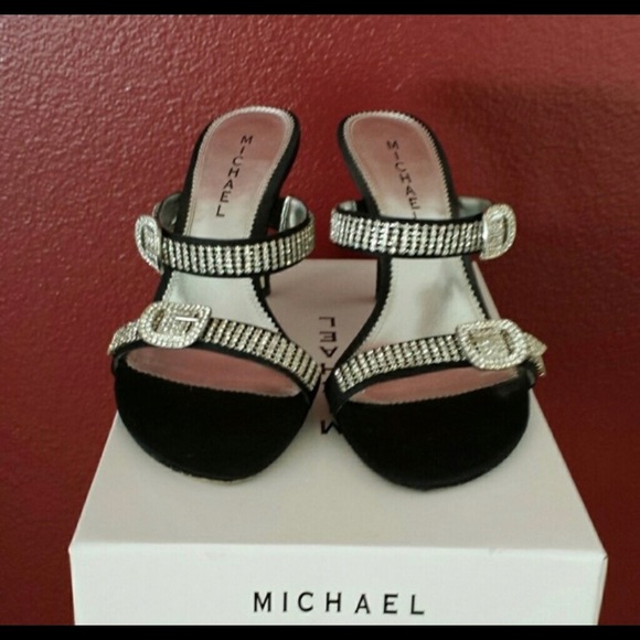 Sandals - Picture 2 of 3